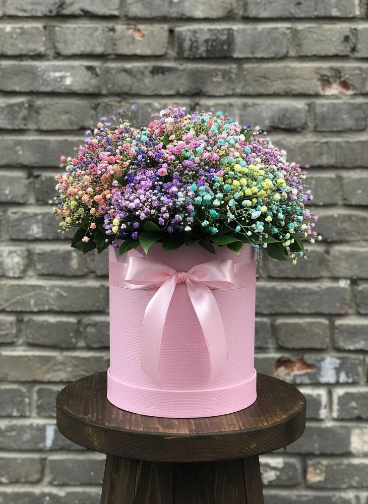 Цветочная композиция из Гипсофила и Розы в шляпной коробке в Мартемьяново