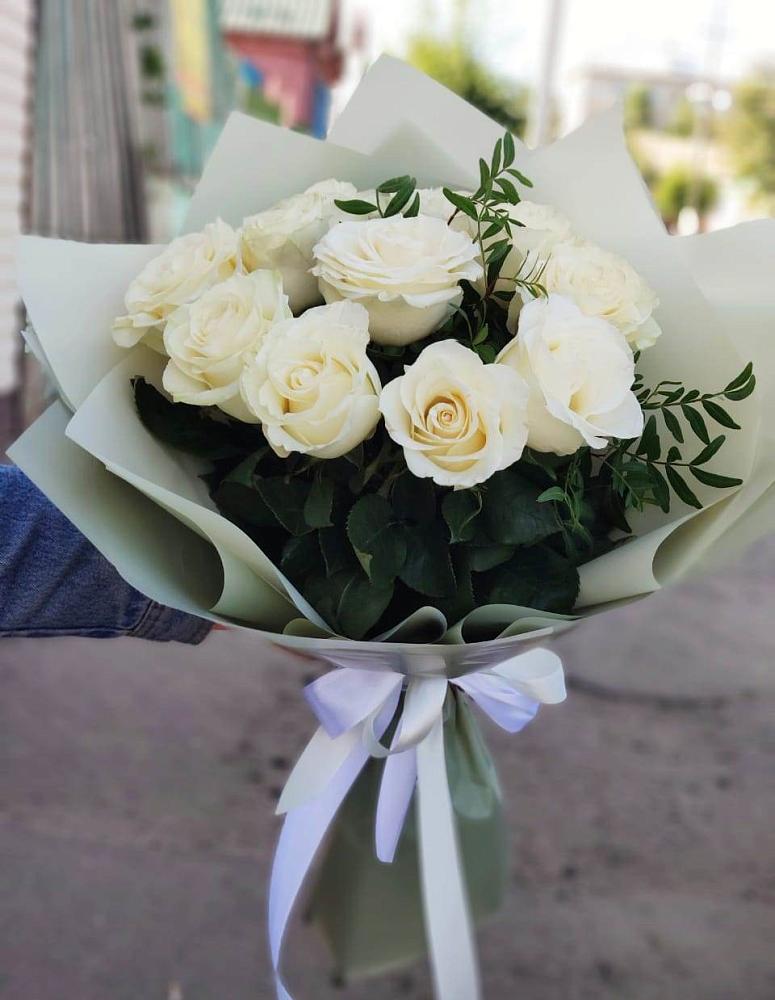 Букет Белые розы Проуд в Мартемьяново