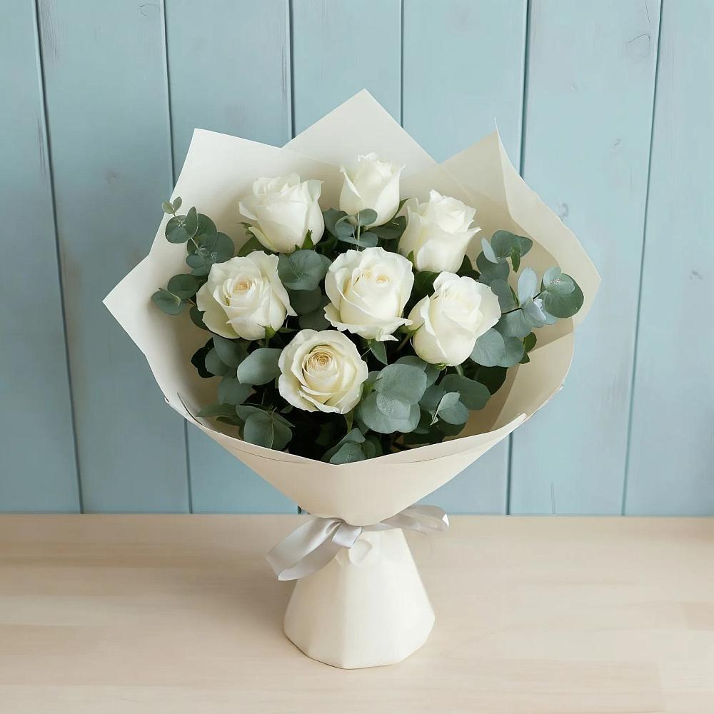Букет Белые розы в Эвкалипте в Мартемьяново