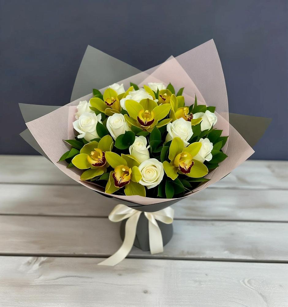 Букет цветов из: Орхидеи и Розы в Мартемьяново