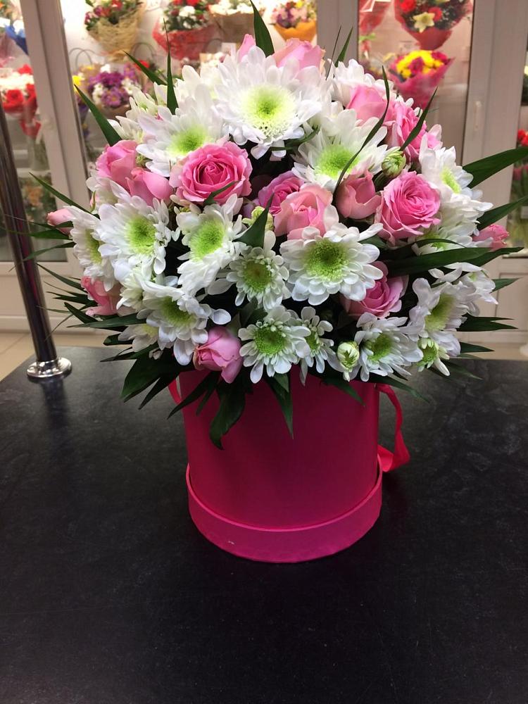 Цветочная композиция из Розы и Хризантемы в шляпной коробке в Мартемьяново